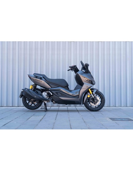 Maxi Scooter Wottan Motor modello Storm-R 300