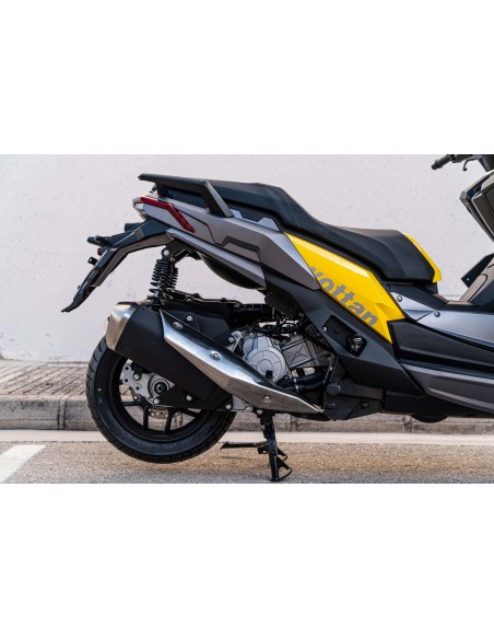Maxi Scooter Wottan Motor modello Strom-V 125cc